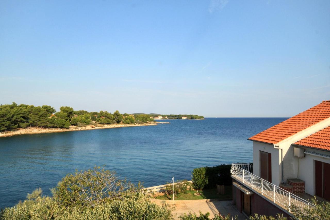 Apartments By The Sea Ugljan - 846 Exterior foto